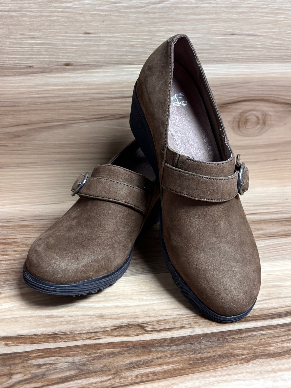 Dansko Women's Clio Mushroom Nubuck size 40/ 9.5-10